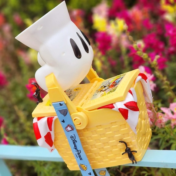 Disney 2023 Mickey & Minnie's Runaway Railway Perfect Picnic Popcorn Bucket - Picture 1 of 7